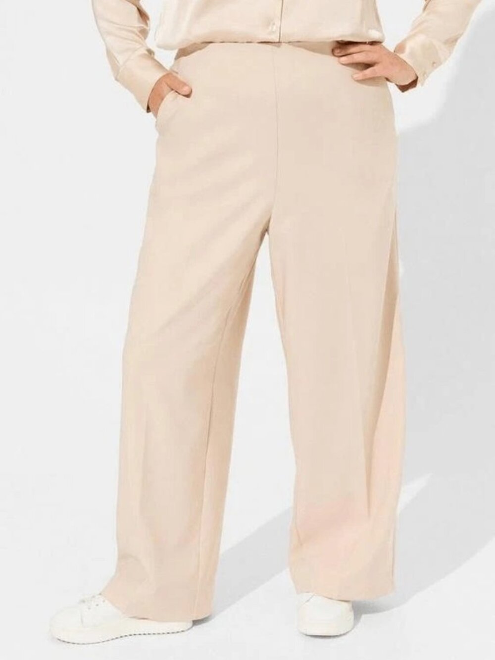 Torrid Pants Pull On Wide Leg Studio Refined Crepe NEW High Rise